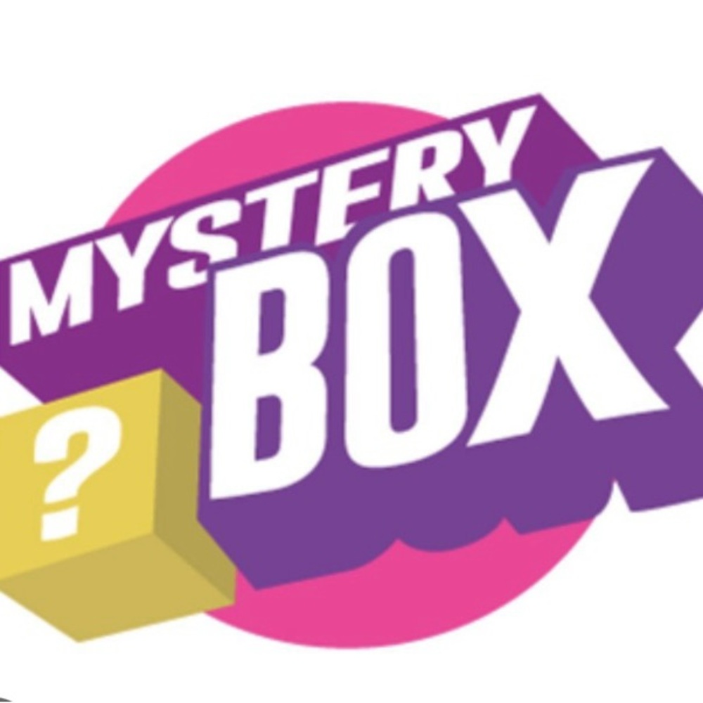 MYSTERY BOX OF RESELLER CLOTHING AND FASHION JEWELRY! Sizes: MEDIUM-1X 💎🎽👗